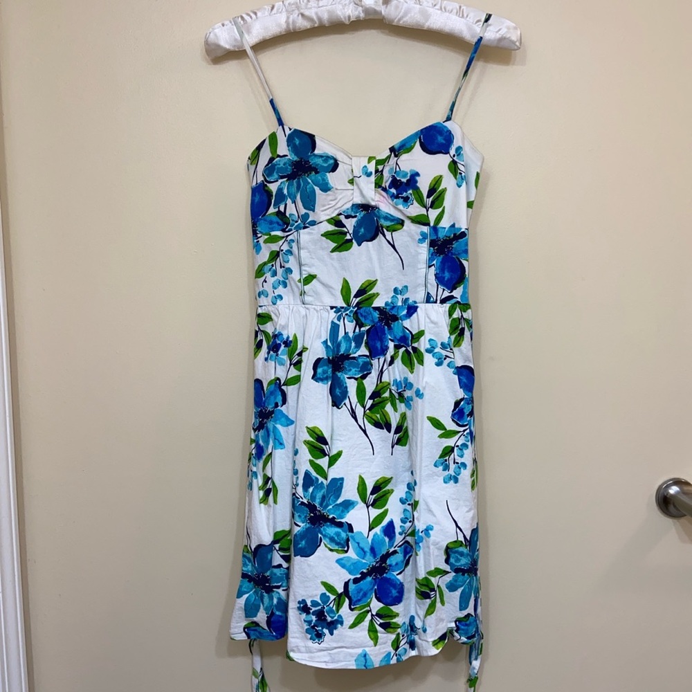 Dress - Picture 2 of 5